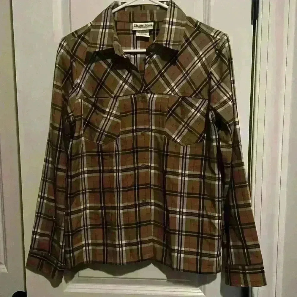 Vintage Classic Blues Wrangler Buttondown size L looks similar to Burberry Plaid